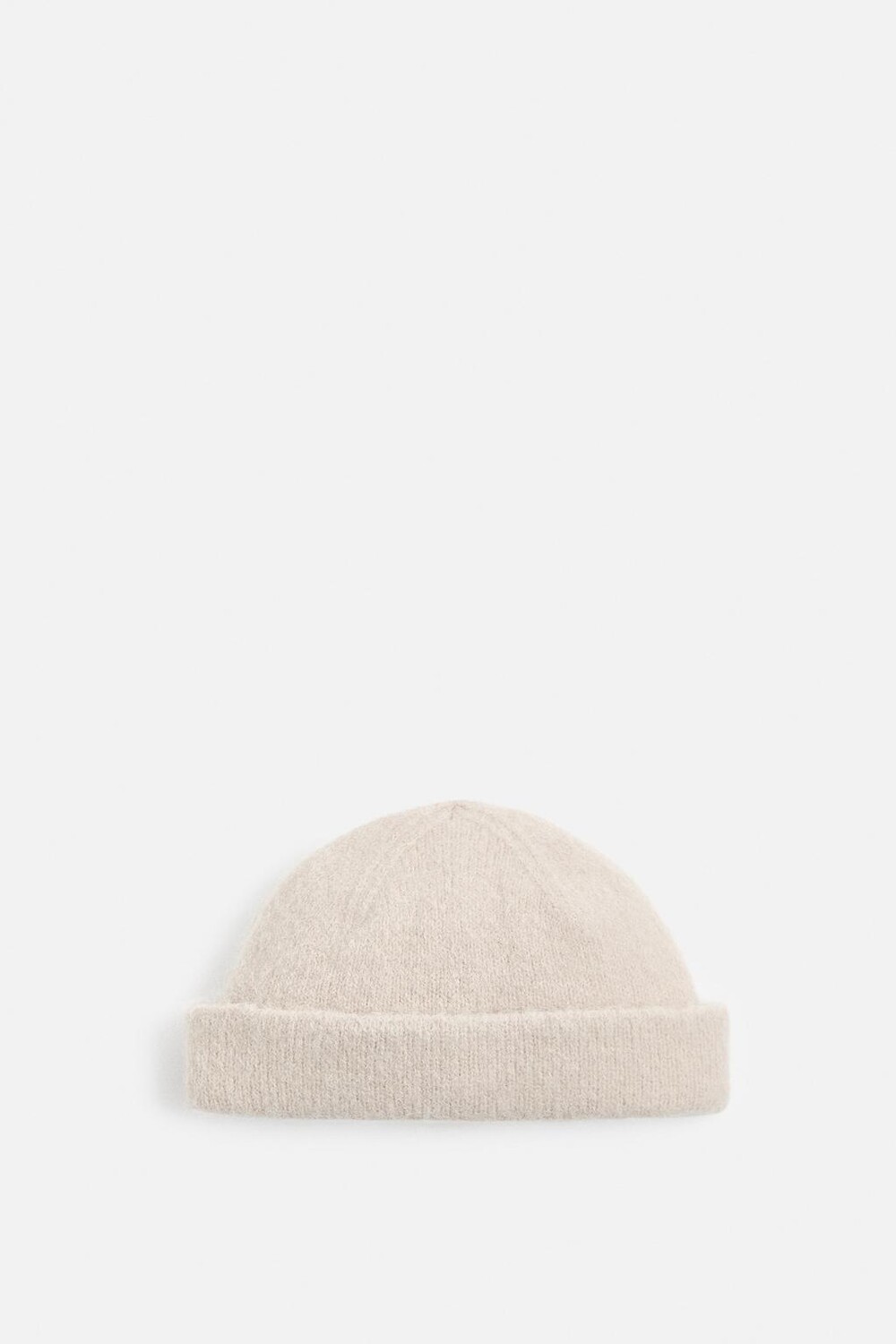 

Короткая вязанная шапка с альпакой ZARA, песочный
