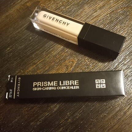 

Консилер для ухода за кожей Givenchy Prisme Libre N80