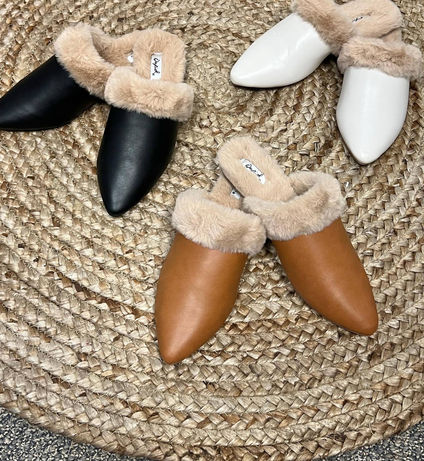 Женские замшевые балетки Furry Flats в черном цвете Thistle and Clover — фото 3
