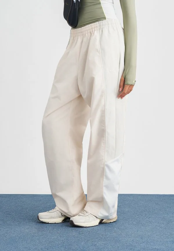 Спортивные штаны спортивные штаны Nike Sportswear, Chalk/Light Bone/White