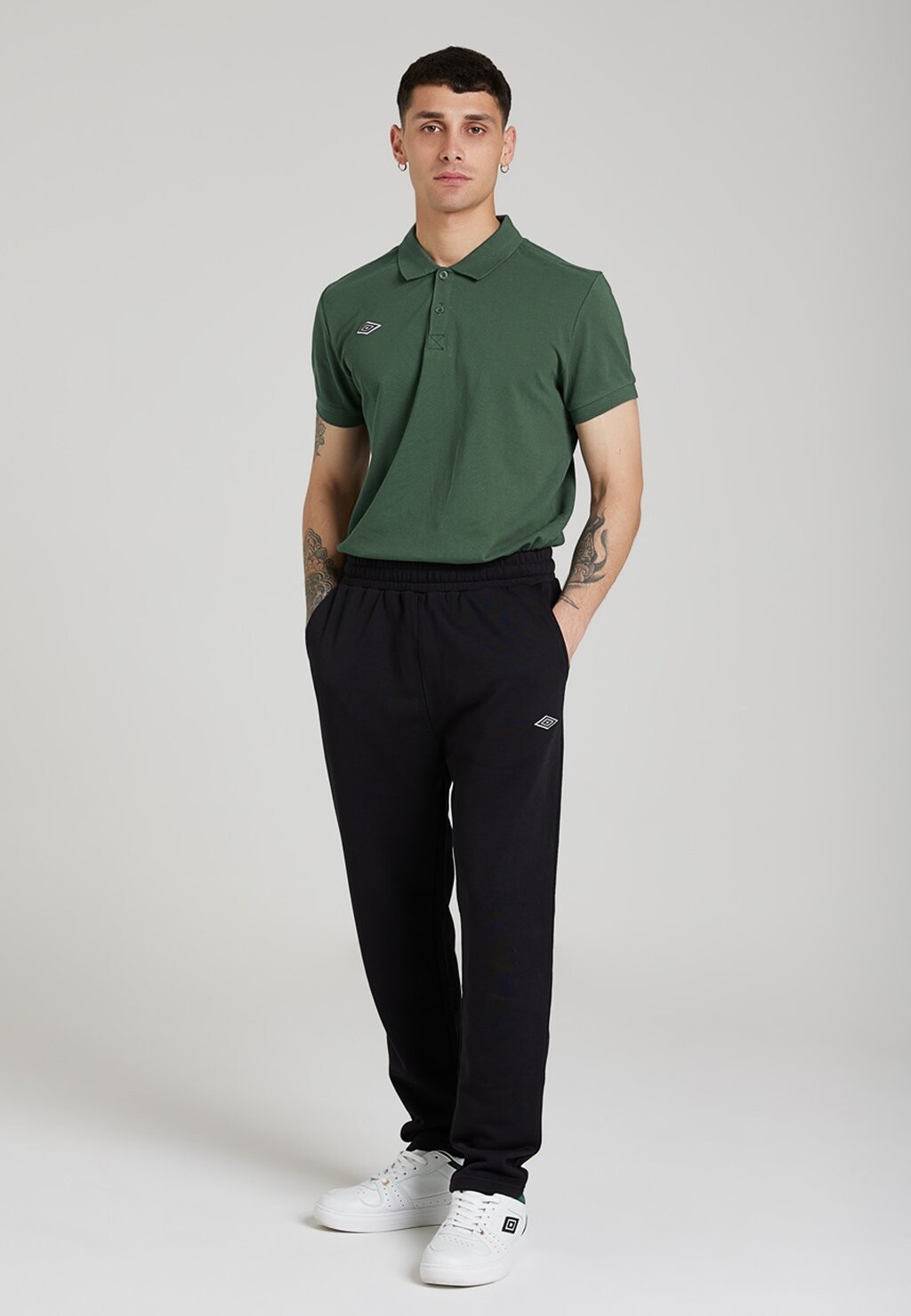 

Спортивные брюки Umbro, черные