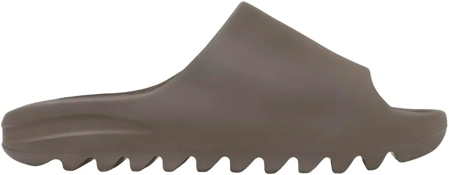 Сланцы Yeezy adidas, Soot