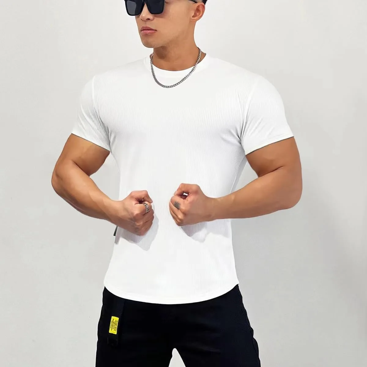Мужская футболка с коротким рукавом Slim Fit эластичная спортивная для бега и баскетбола — фото 3
