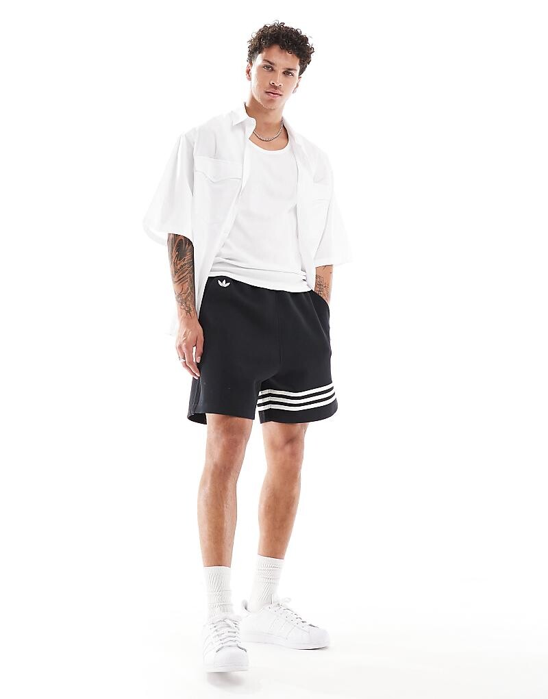

adidas Originals – Neuclassics – Черные шорты