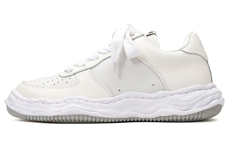 Кроссовки Maison MIHARA YASUHIRO Wayne Low-top Sneakers, черный/белый