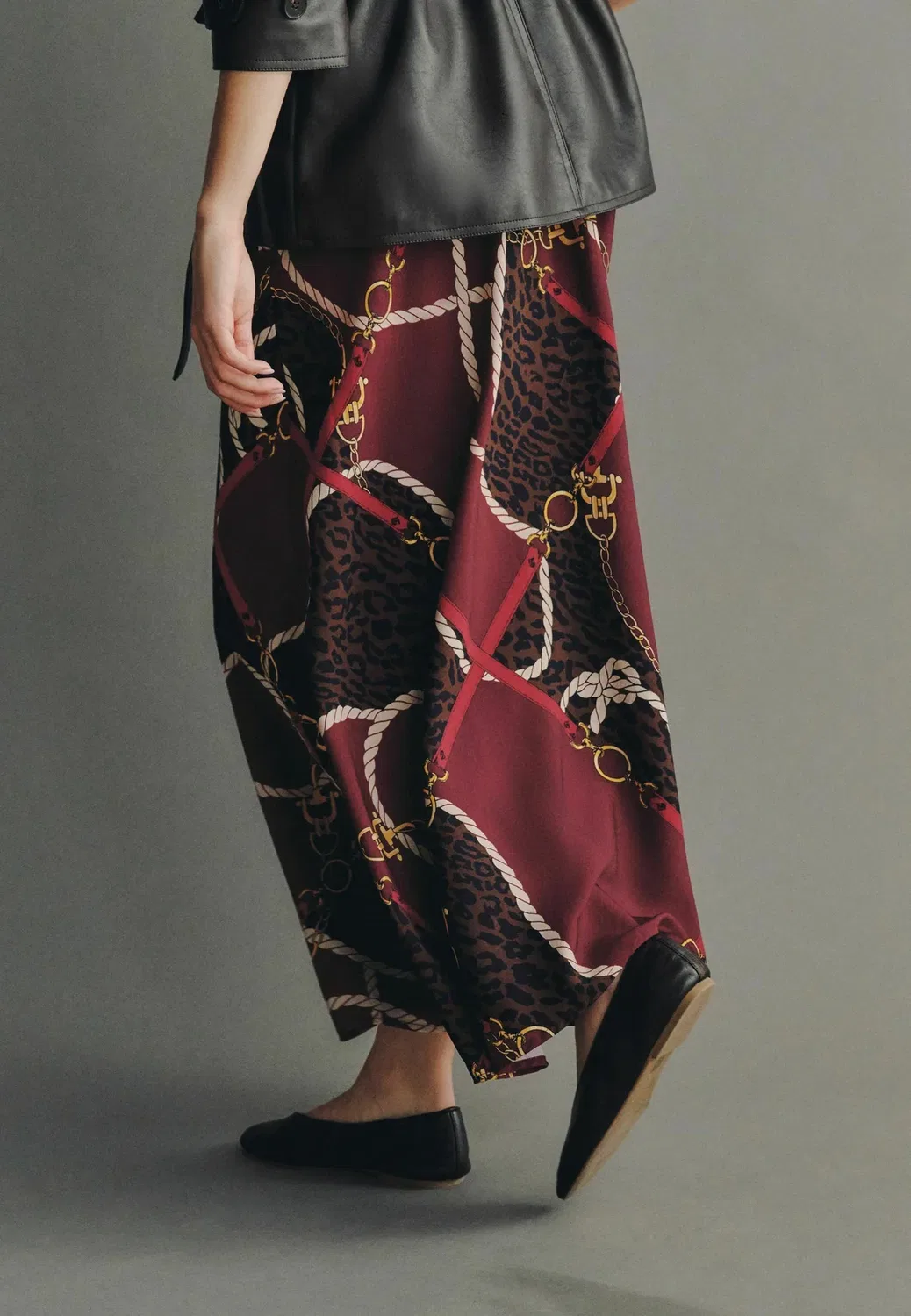 Матовая атласная юбка миди - юбка А-силуэта Next, Burgundy Red Print — фото 2