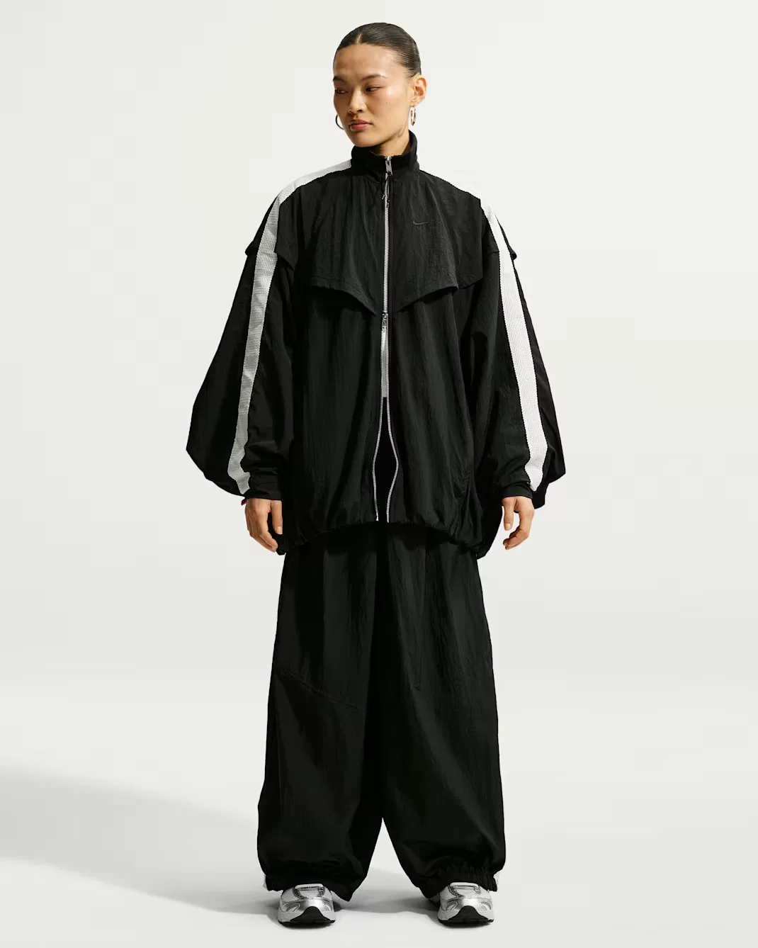 Женская спортивная куртка свободного кроя "баллон" Nike Sportswear, Black/Sail/Black — фото 4