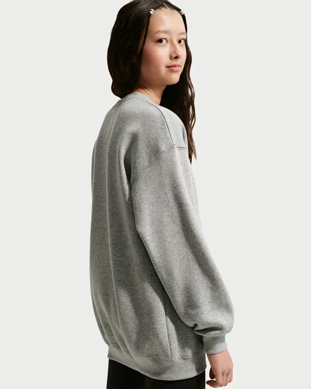 Детская толстовка оверсайз с круглым вырезом для девочек (подростков) Nike Sportswear Studio, Dark Grey Heather/White — фото 2