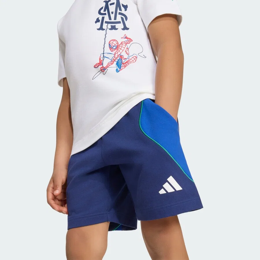 Спортивный костюм ADIDAS SPORTSWEAR 'Adidas x Marvel Spider-Man' белого цвета — фото 4