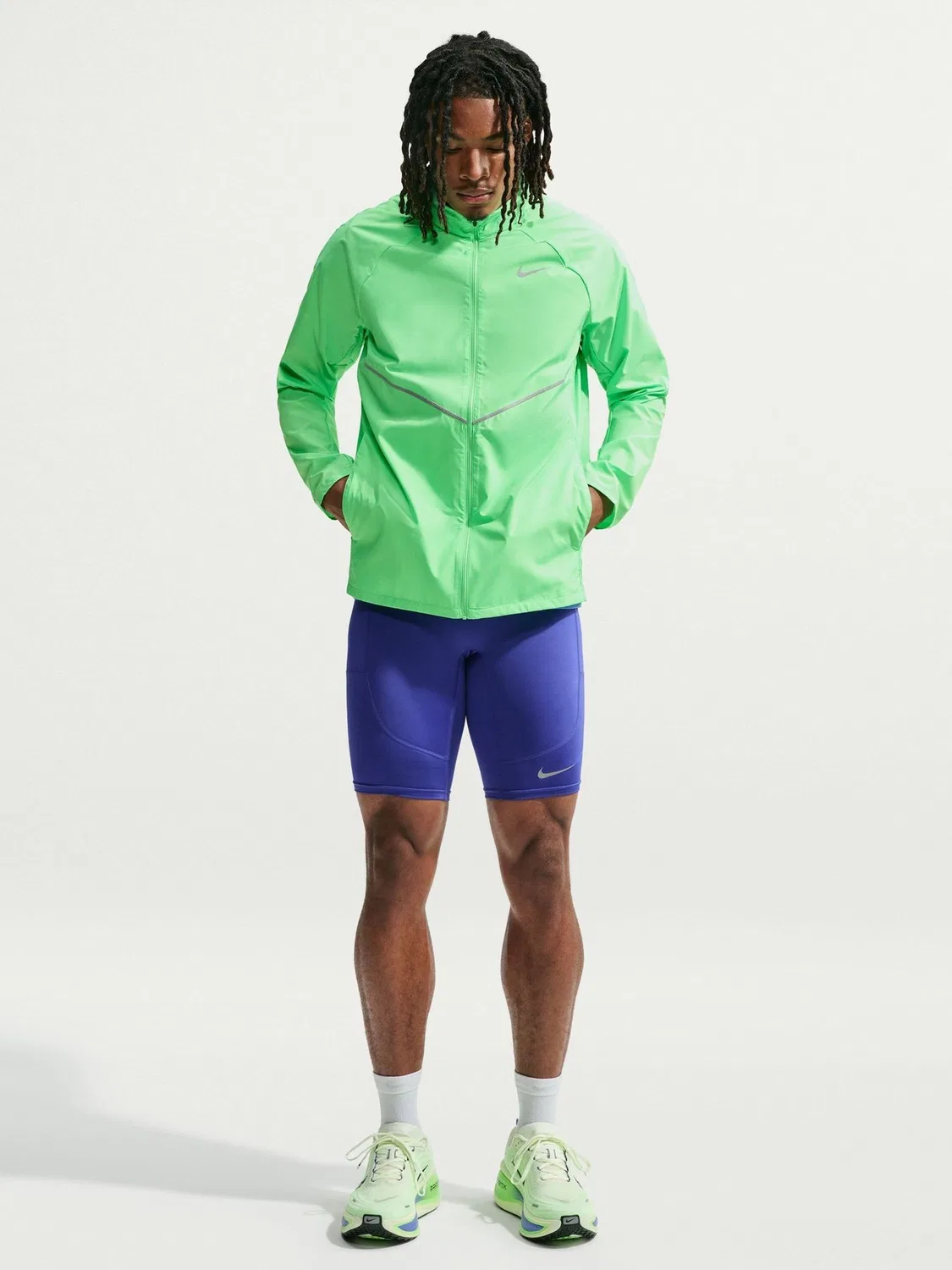 Зеленая беговая куртка Nike Illusion Miler с защитой от ультрафиолета — фото 2