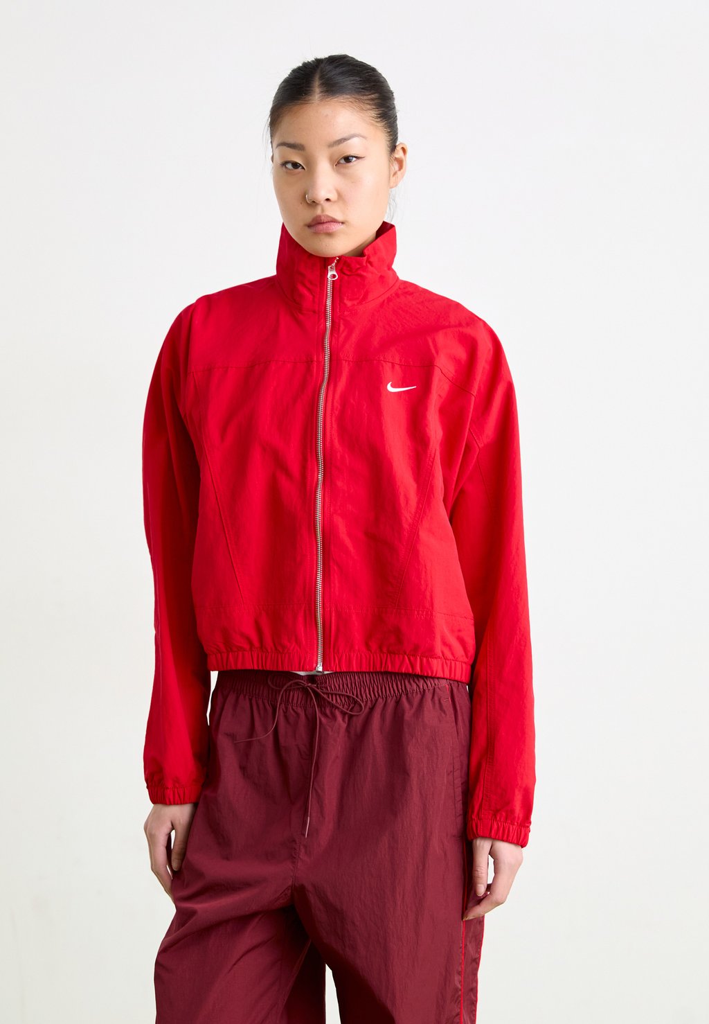 

Летняя куртка EVRTHNG Nike Sportswear, красный