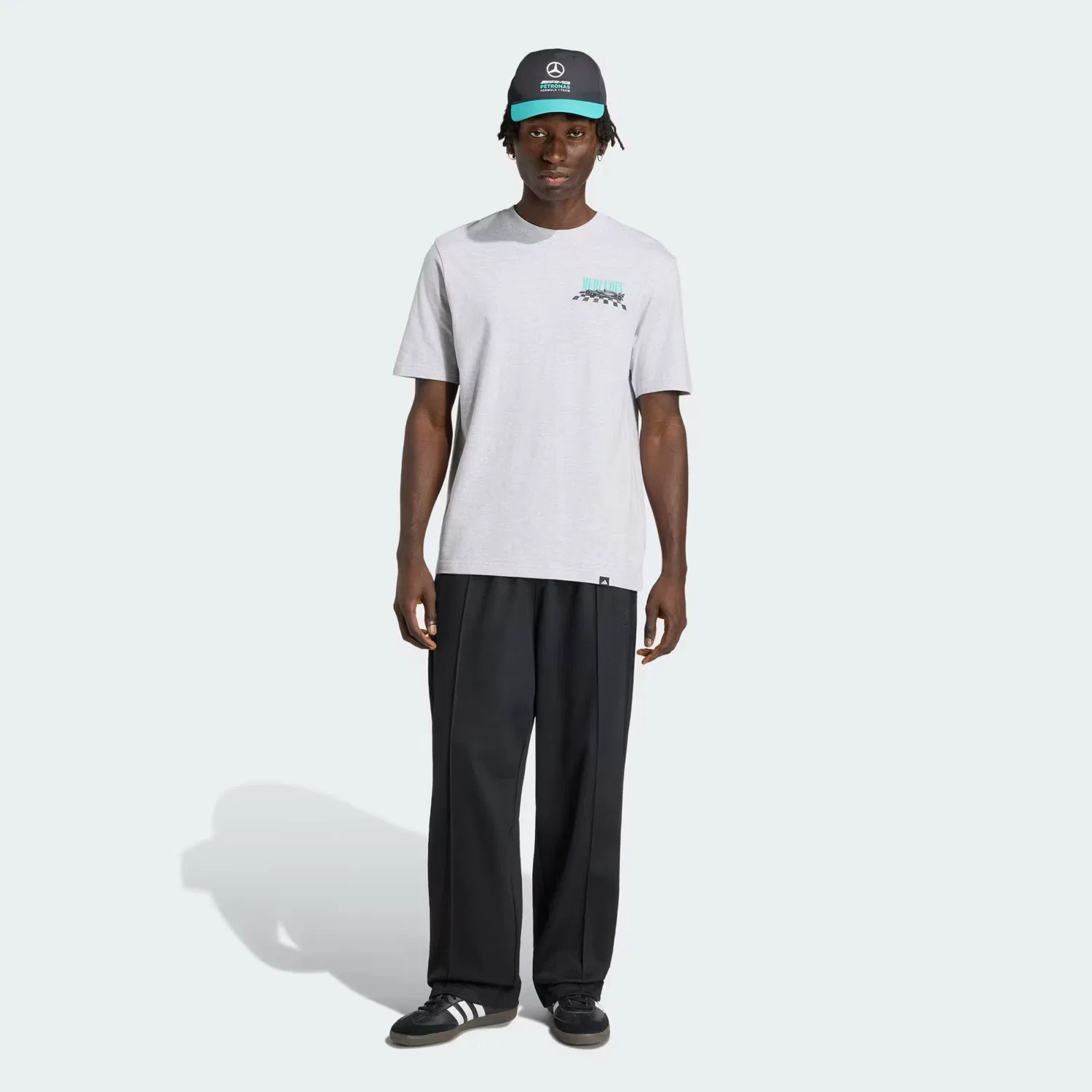 Мужская футболка с принтом Mercedes - AMG Petronas Formula 1 Team Graphic Tee 01 Adidas Performance, светло-серый меланж — фото 4