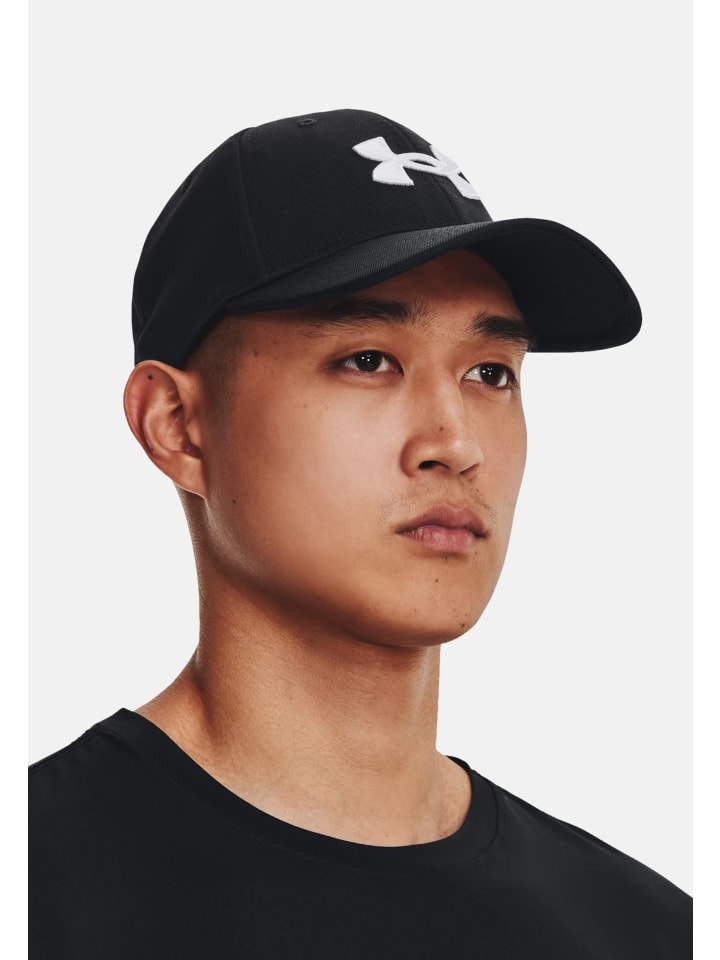 

Under Armour Черная бейсболка