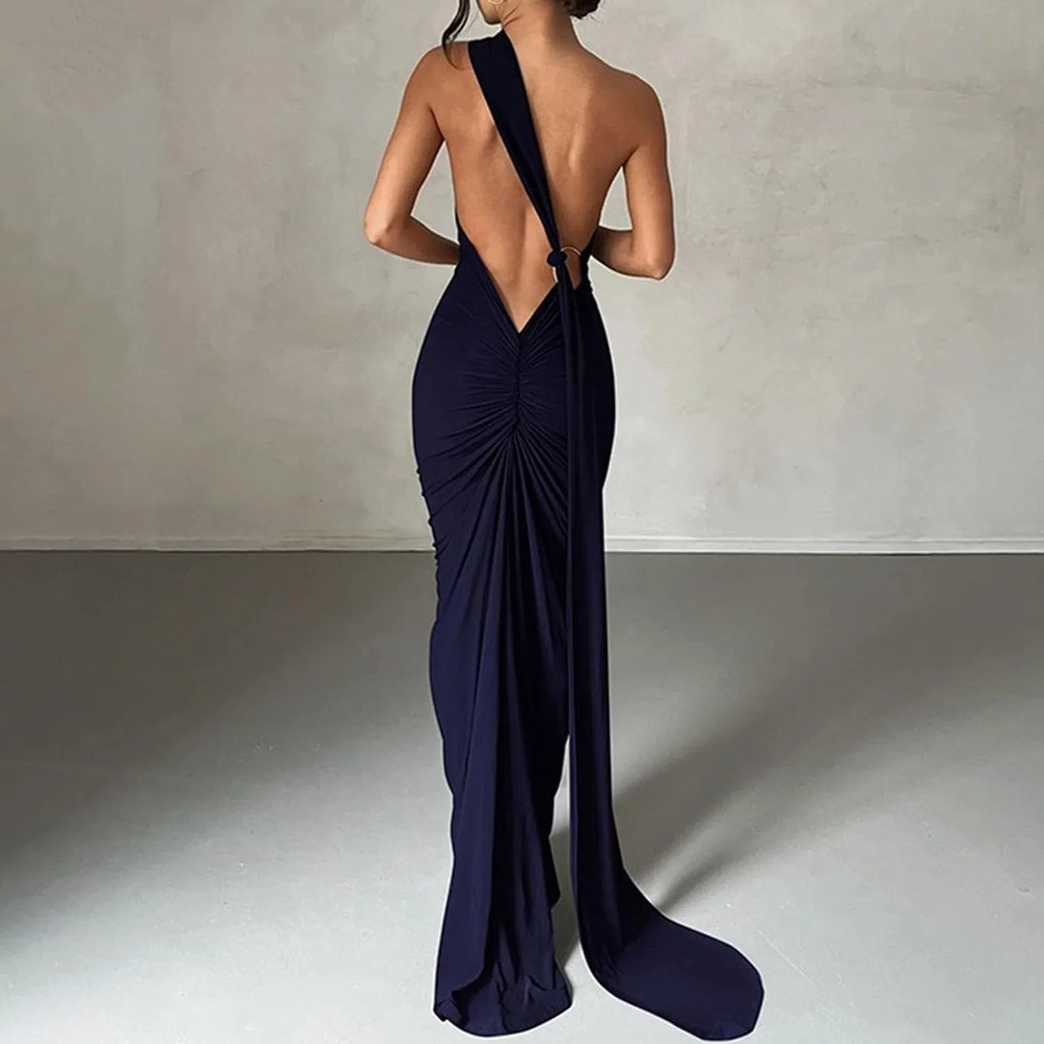 Женское облегающее платье макси с открытой спиной Navy Blue — фото 2