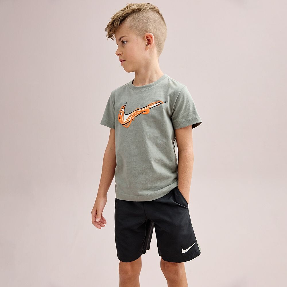 

Комплект футболки с логотипом Nike и шорт Dri-FIT для мальчиков 4–7 лет, цвет Gray Black