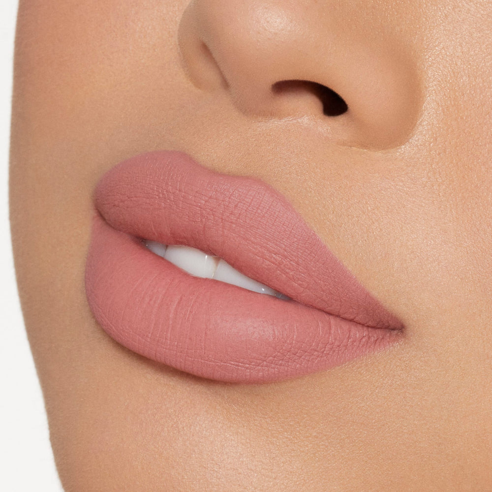 

Жидкая помада Kylie Cosmetics Matte Liquid Lipstick, peachy pink nude/a moment