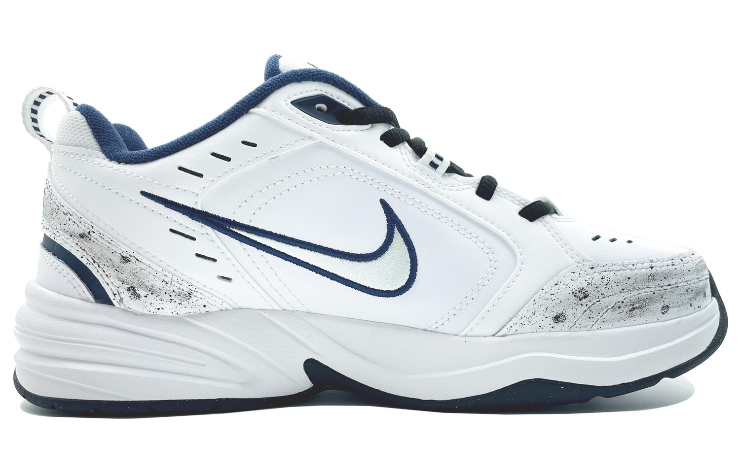 

Массивные кроссовки Nike Air Monarch 4 унисекс, White