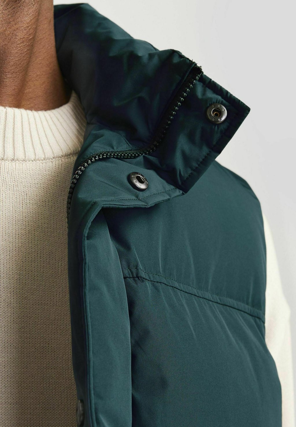 

Жилет JJEBRADLEY Jack & Jones, темно-зеленый