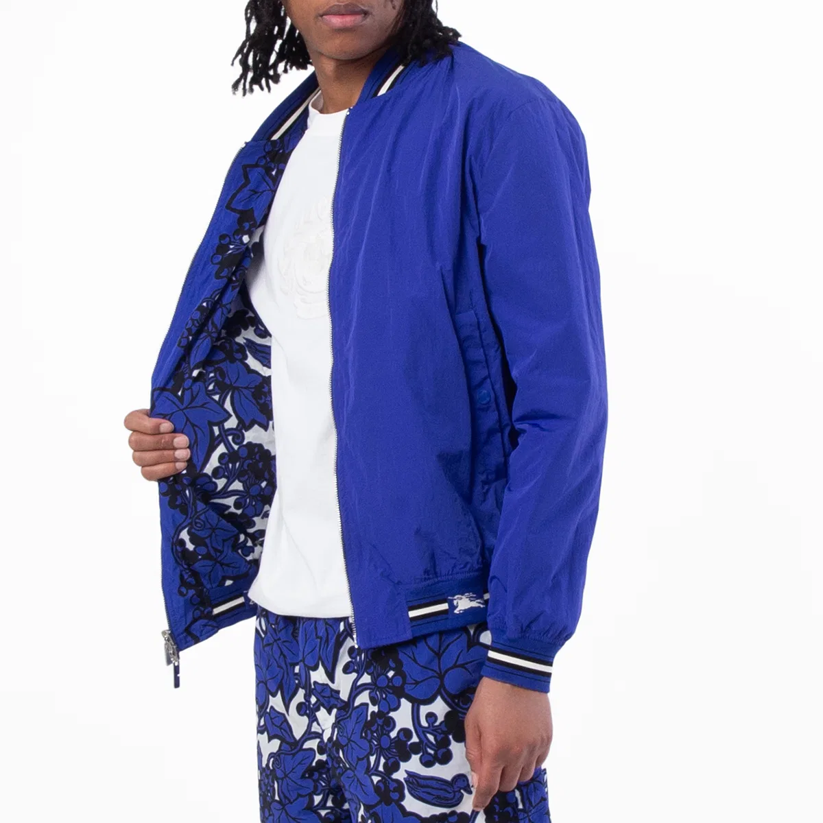 Бомбер с принтом Reversible Ivy Print Bomber Jacket Burberry, Knight Ip Pattern — фото 2