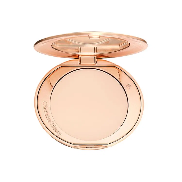 Женская пудра для лица с эффектом размытия, модель Little Gold Plate, Charlotte Tilbury, Natural White — фото 4