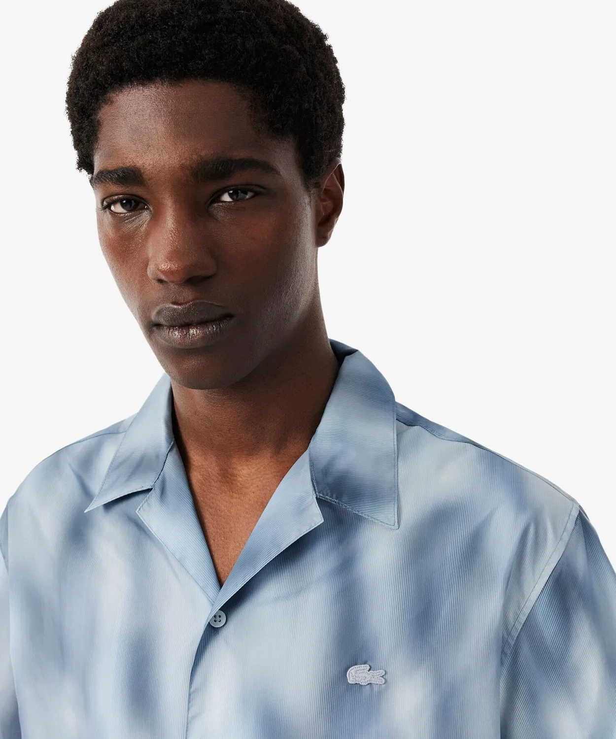 Мужская рубашка с омбре-принтом, с открытым воротником LACOSTE, Light Blue — фото 3