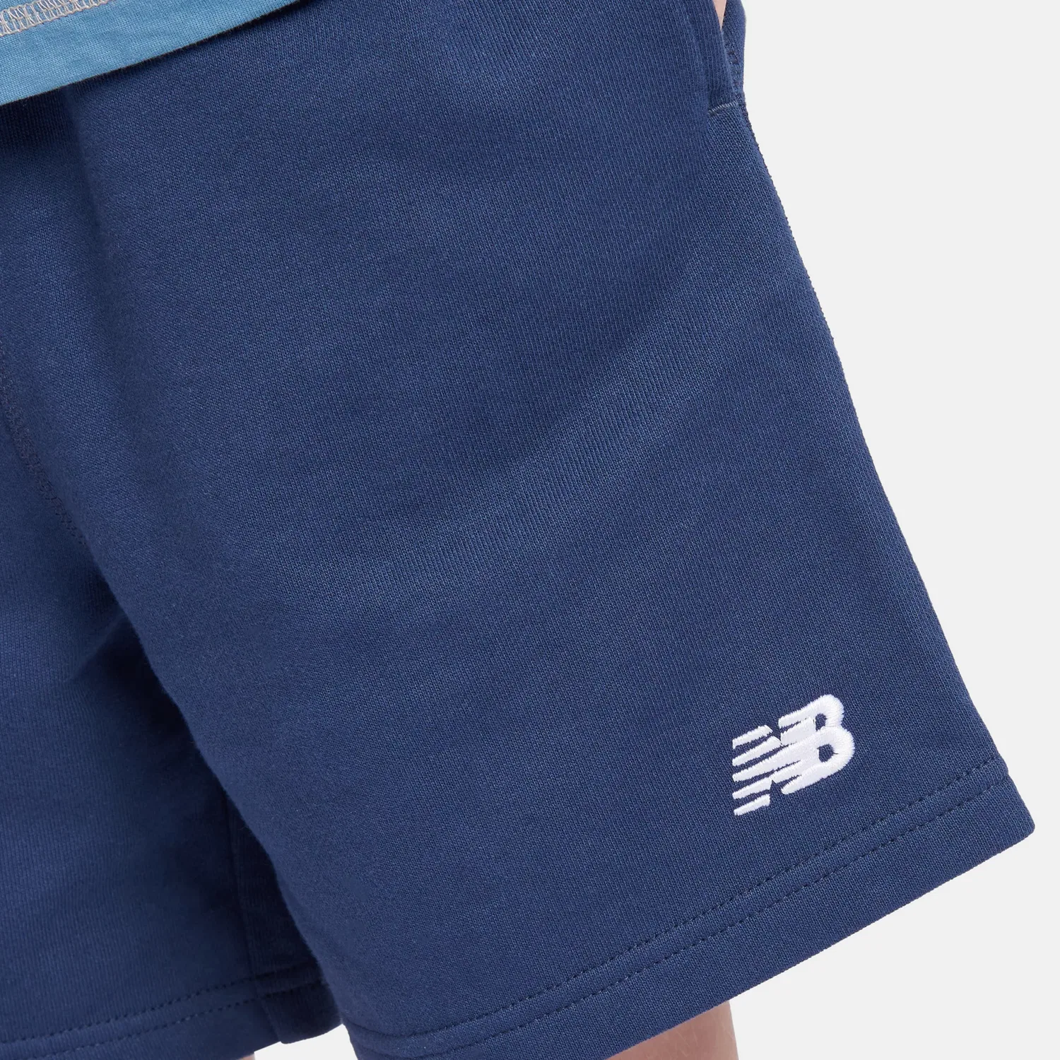 Детские шорты свободного кроя с логотипом French Terry Small Logo New Balance, Nb Navy — фото 3