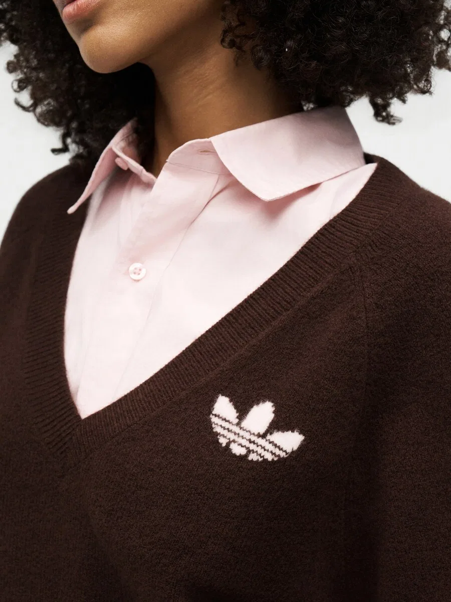 Свитер ADIDAS ORIGINALS 'ESSENTIALS' коричневого цвета — фото 3