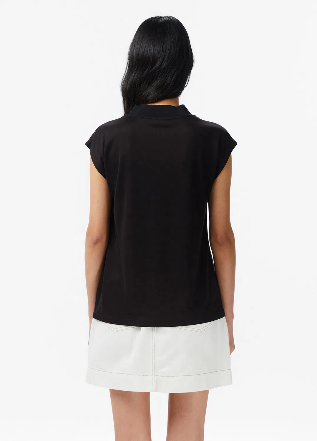 Футболка Lacoste Slim Fit V-образный вырез, черная — фото 3