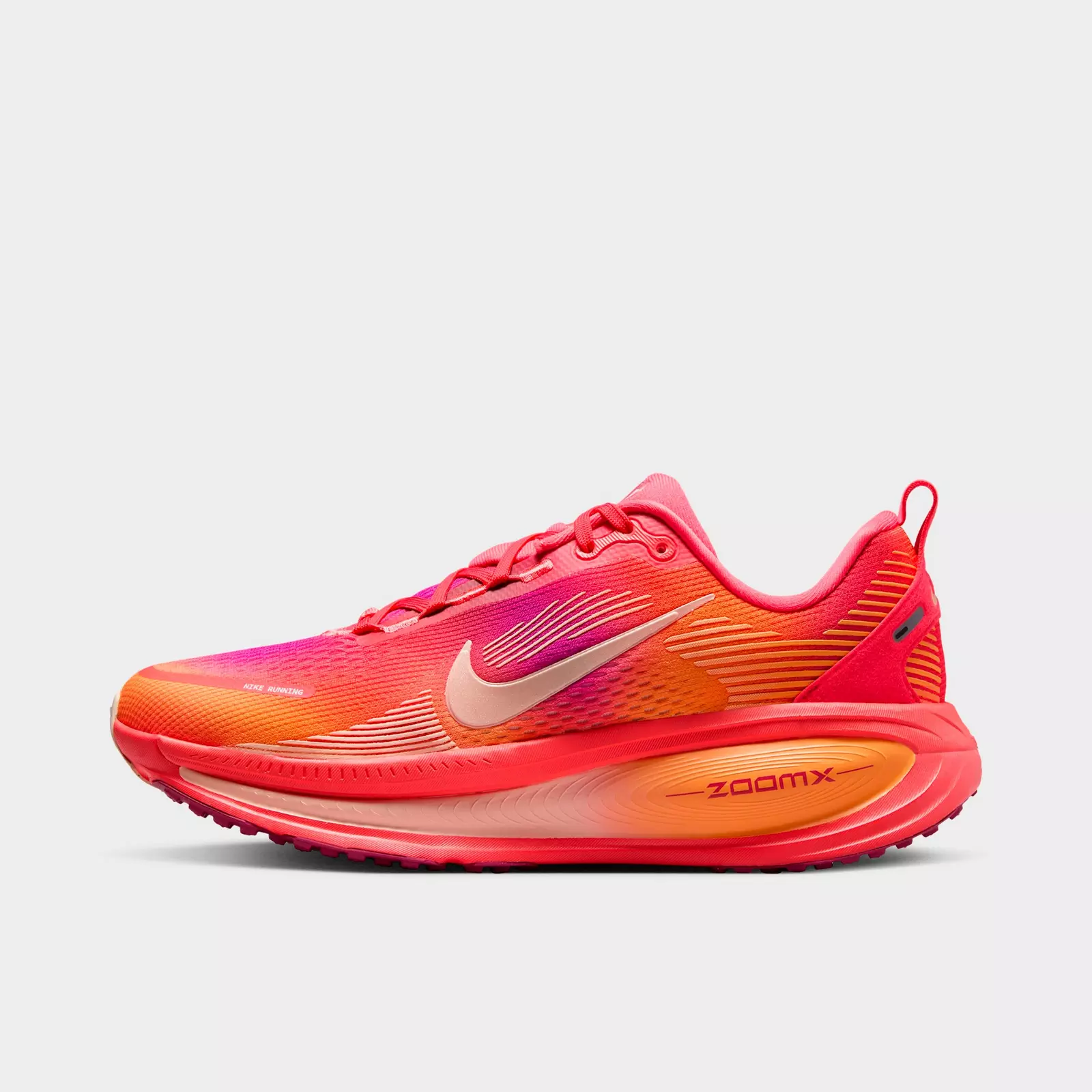 Кроссовки Women's Nike Vomero 18 SE Running, красный