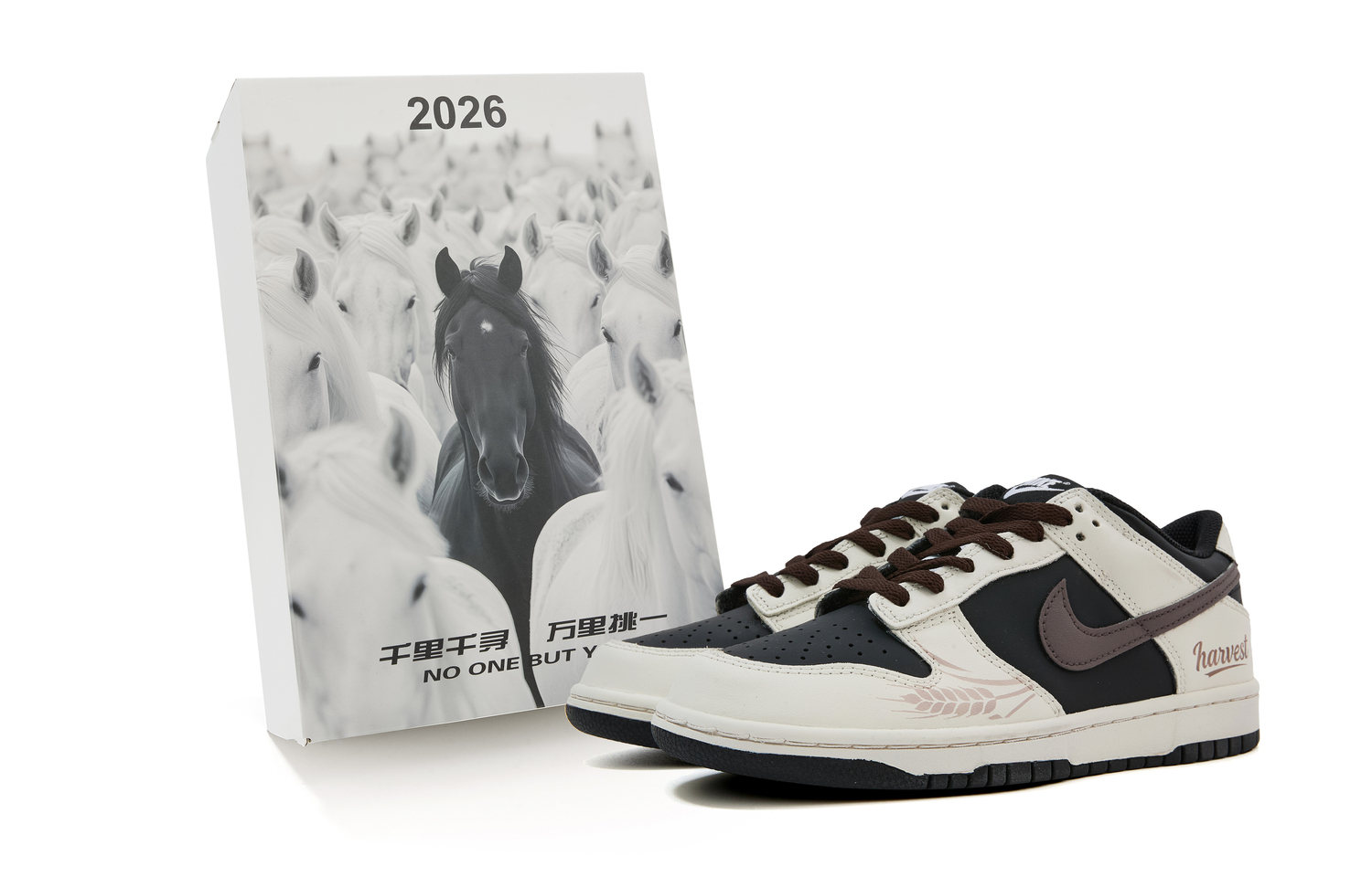 

Dunk Kids' Skateboarding Shoes Grade School Nike, черный коричневый (box)