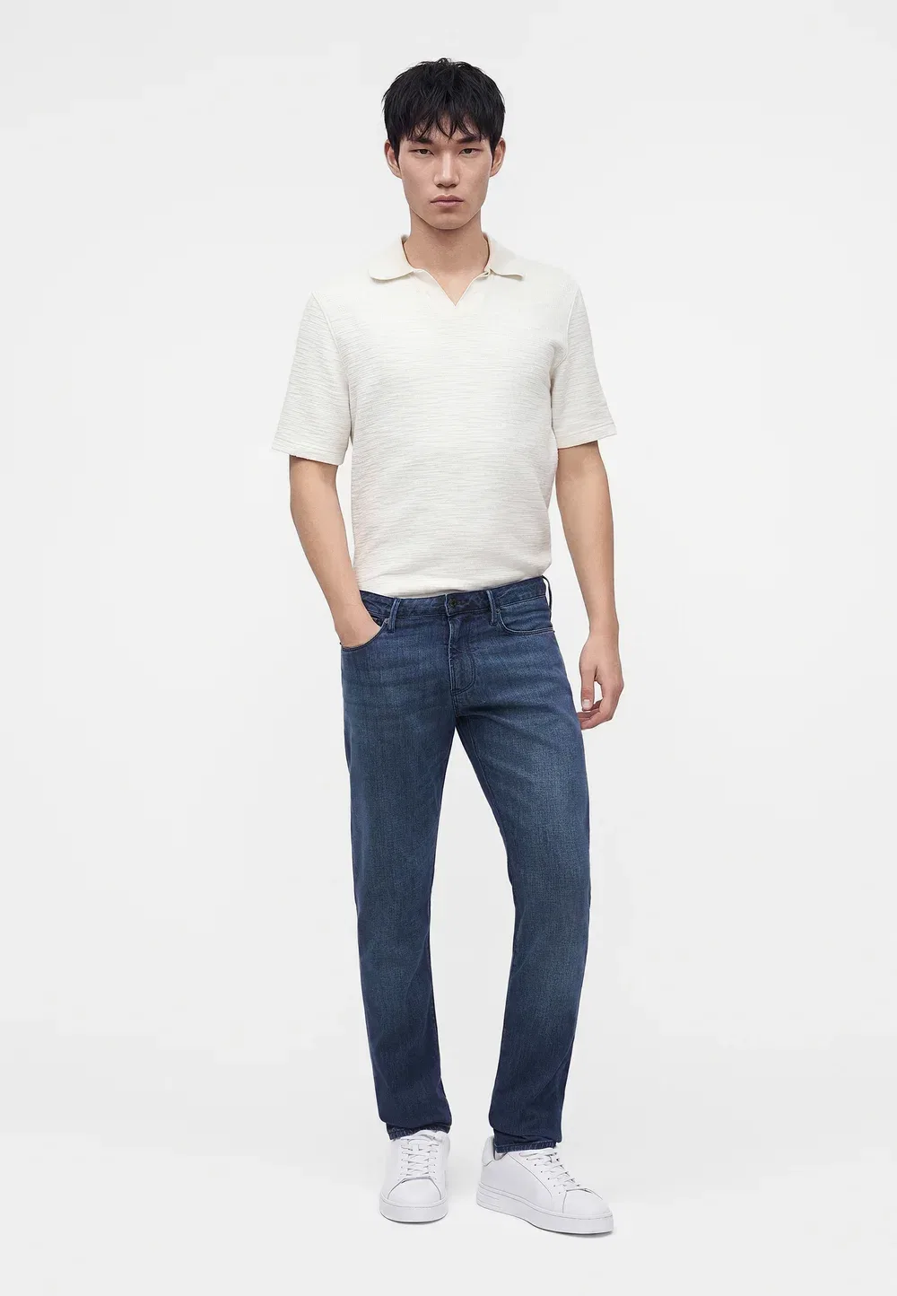 Брюки с карманами - джинсы зауженного кроя Emporio Armani, Medium Blue Denim — фото 2