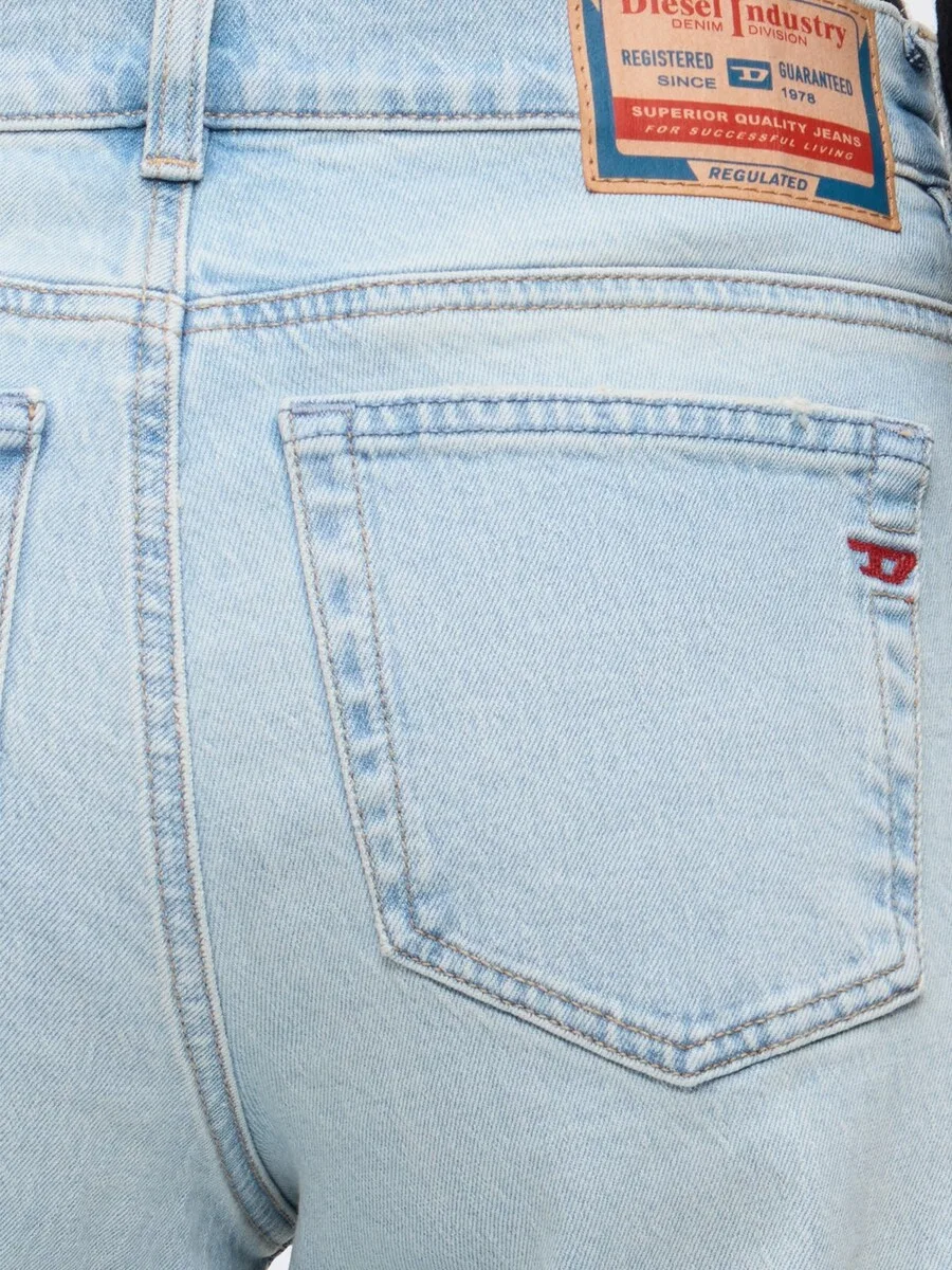 Джинсы DIESEL Wide leg Jeans '1978 D-AKEMI' светло-голубого цвета — фото 4