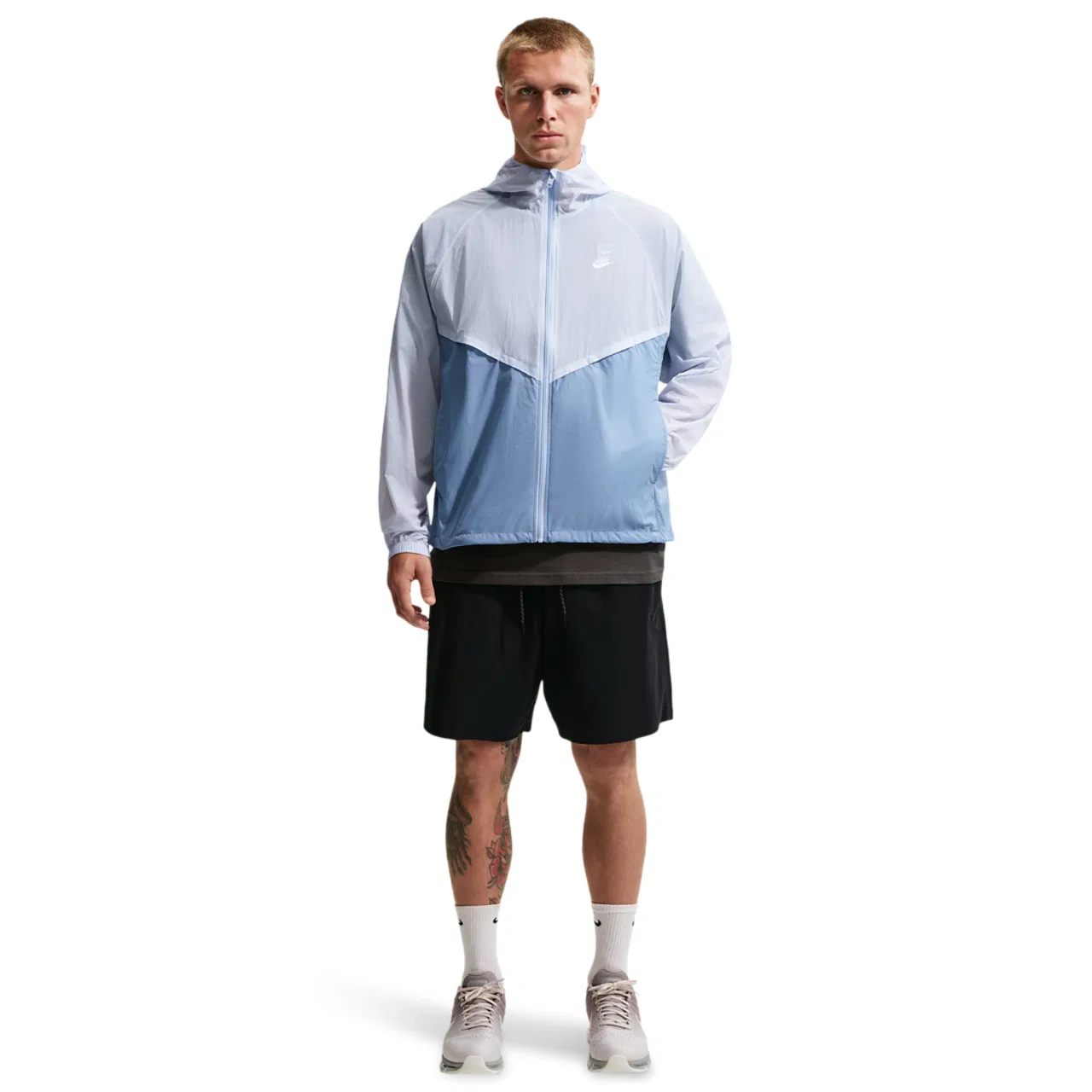 Мужская куртка Windrunner Lightweight Unlined FZ UV Jacket Nike, цвет Hydrogen Blue/Work Blue/White — фото 3