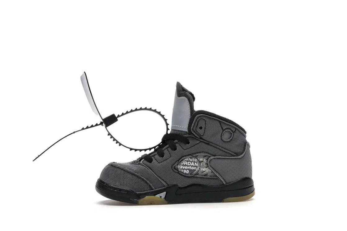 Детские кроссовки Lifestyle с деконструированным дизайном Jordan 5 Retro, Black/Muslin-Fire Red — фото 3