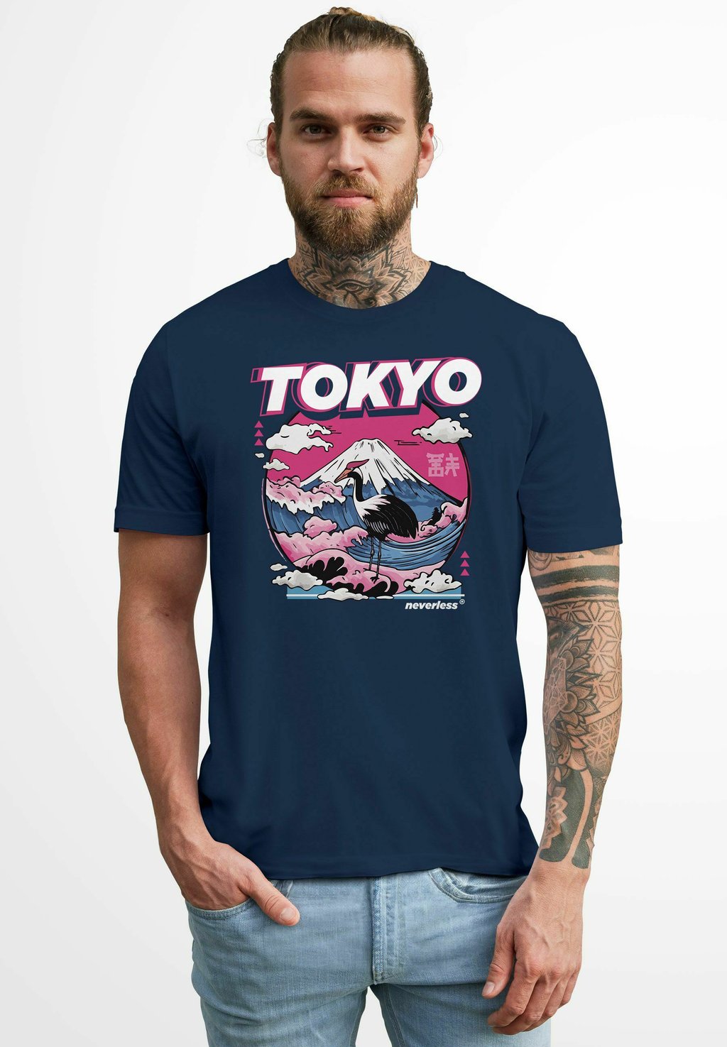 

Футболка с принтом TOKYO JAPAN FUJI FRONT GRAFIK JAPANISCHE SCHRIFTZEICHEN FASHION STREETSTYLE Neverless, темно-синий