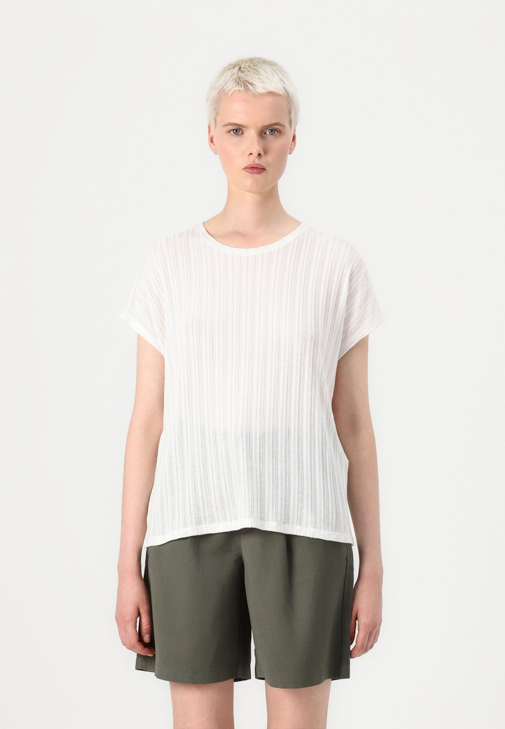 

Базовая футболка ONLIRINA O NECK ONLY, кремовый