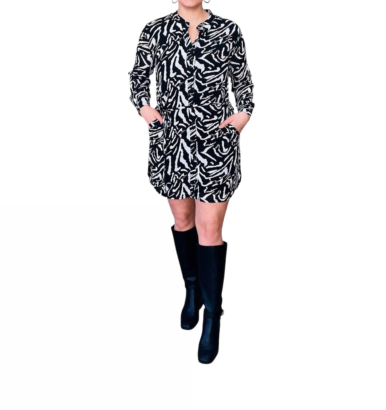 

Zebra Front Shirt Dress в черно-белом цвете Papillon