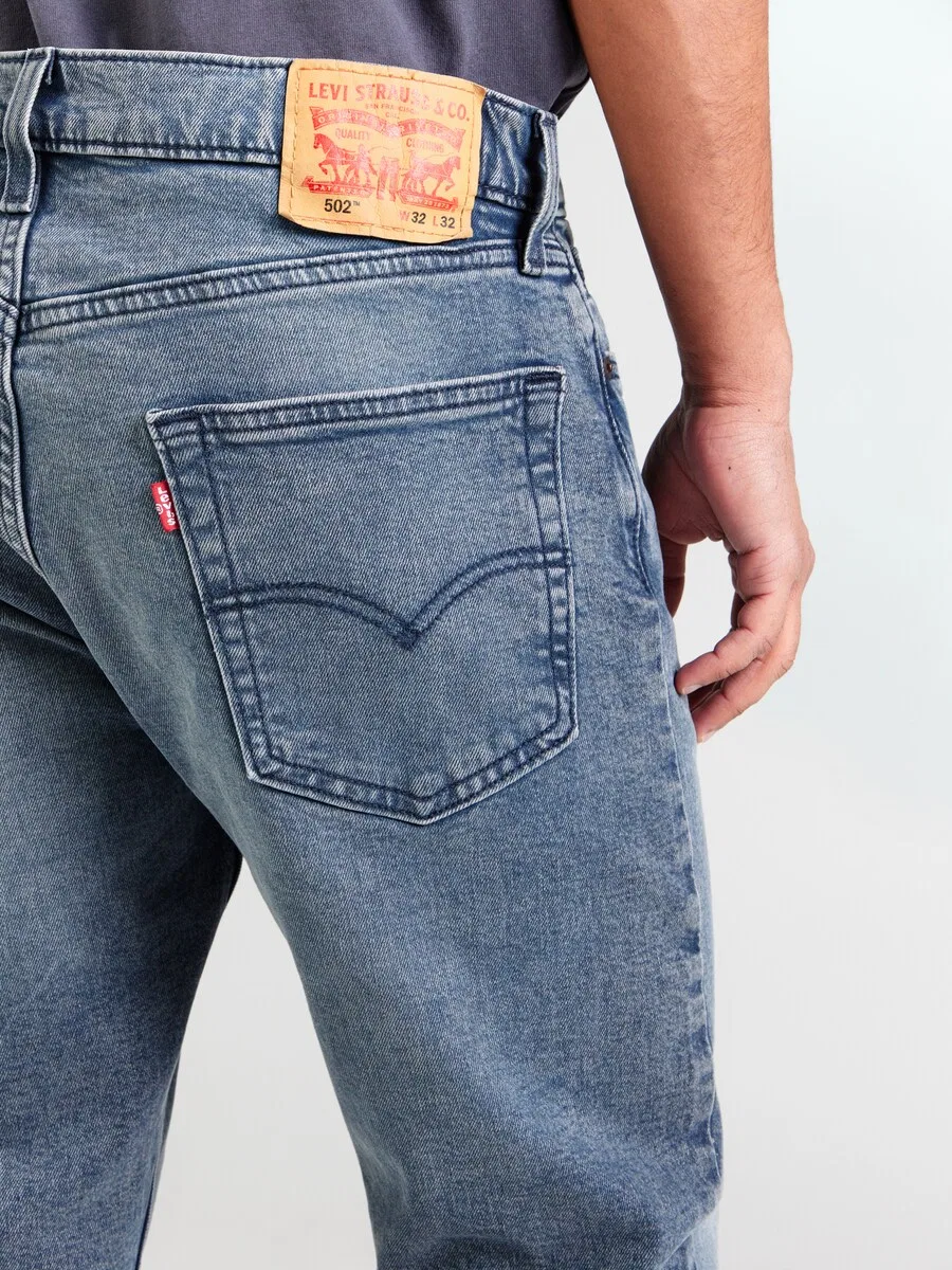 Джинсы LEVI'S Regular '502 Taper' темно-синего цвета — фото 3