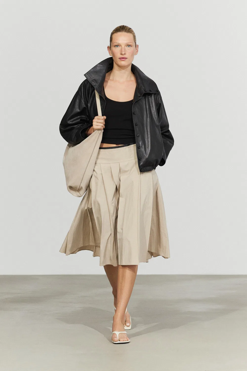 Юбка миди Massimo Dutti, плиссированная с контрастным поясом, песочный