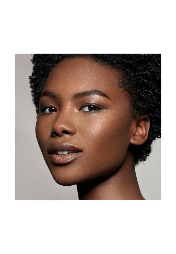 Тональный крем жидкий Sublime Perfection Foundation Pat Mcgrath Labs Deep 29 35 мл, цвет deep 29 — фото 3
