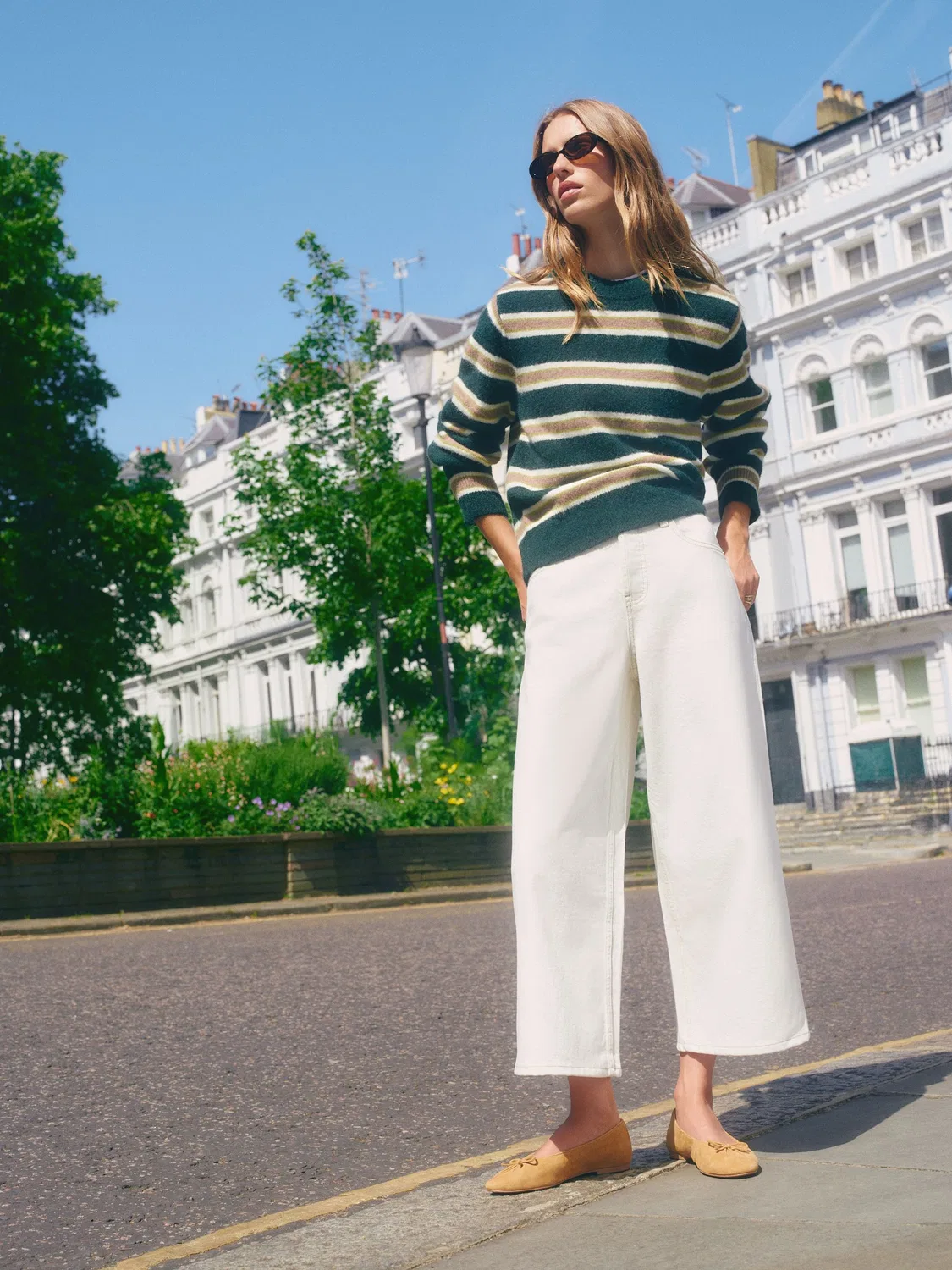 Next Зеленый/Верблюжья полоска Вязаный джемпер с круглым вырезом и длинными рукавами из шерсти — фото 2