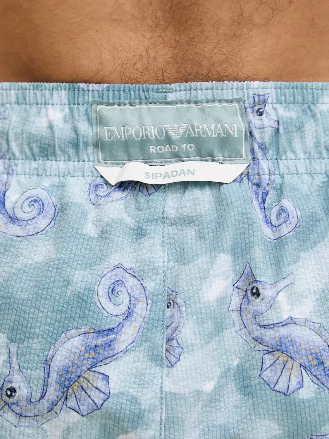 Emporio Armani Пляжные шорты с принтом морских животных, синий — фото 2