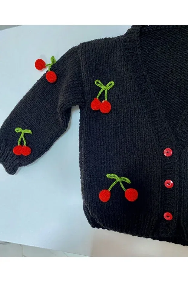 Детский кардиган для девочек с косами Hand Knitted Cherry Baby Cardigan Hobihanem Tuhafiye, Black-Red — фото 2