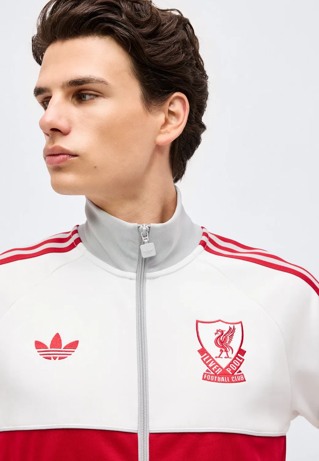 Спортивная форма футбольного клуба «Ливерпуль» - клубная одежда Adidas Originals, White/Grey Two — фото 4