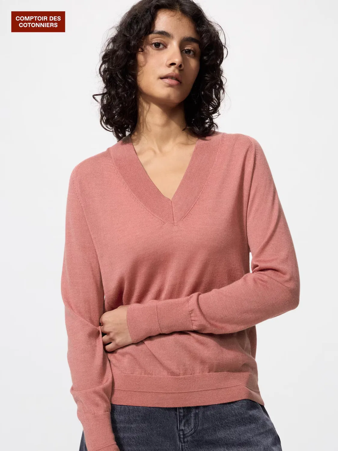 Свитер Uniqlo, с V-образным вырезом из мериносовой шерсти, розовый