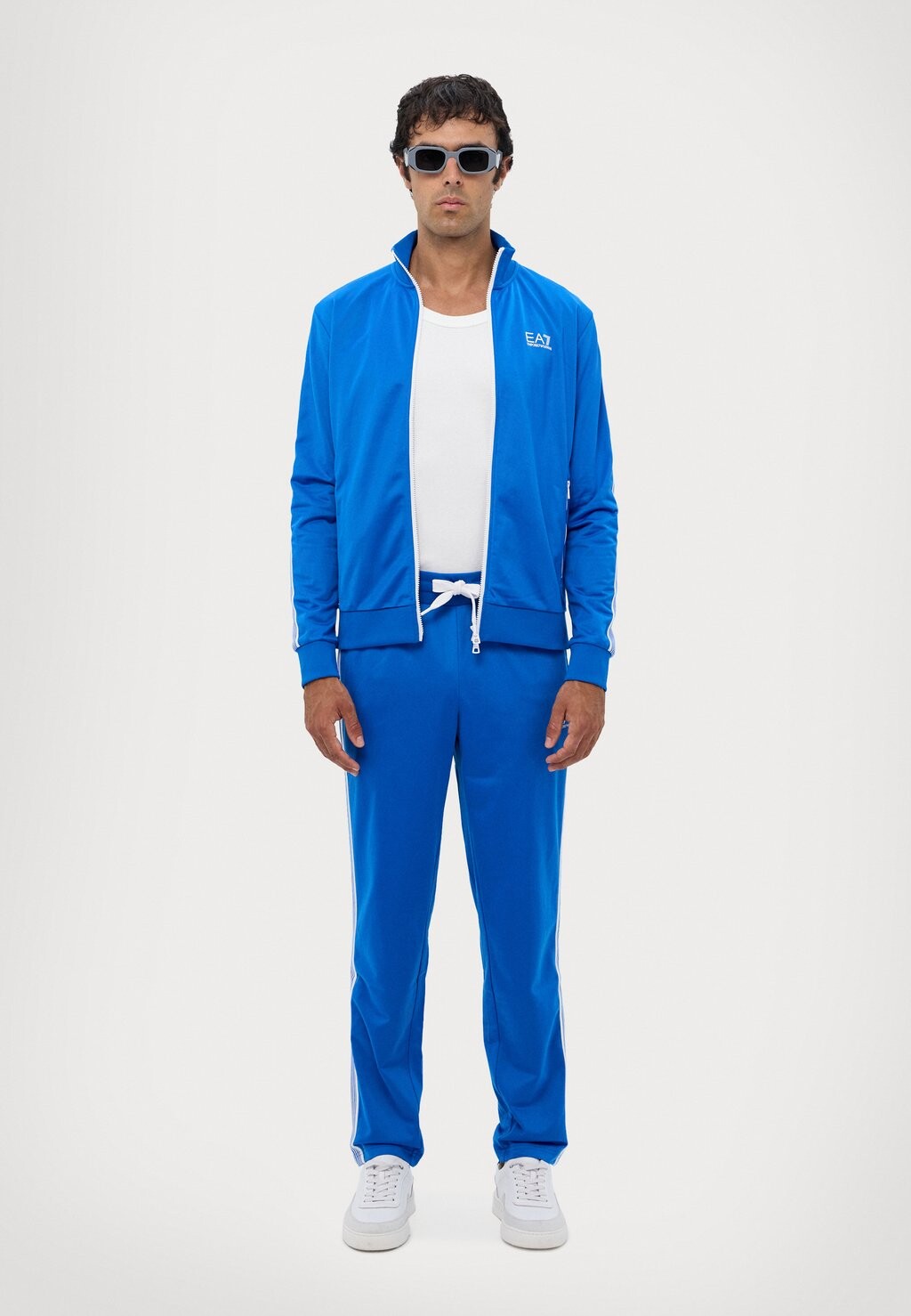 

Спортивный костюм EA7 Emporio Armani, синий