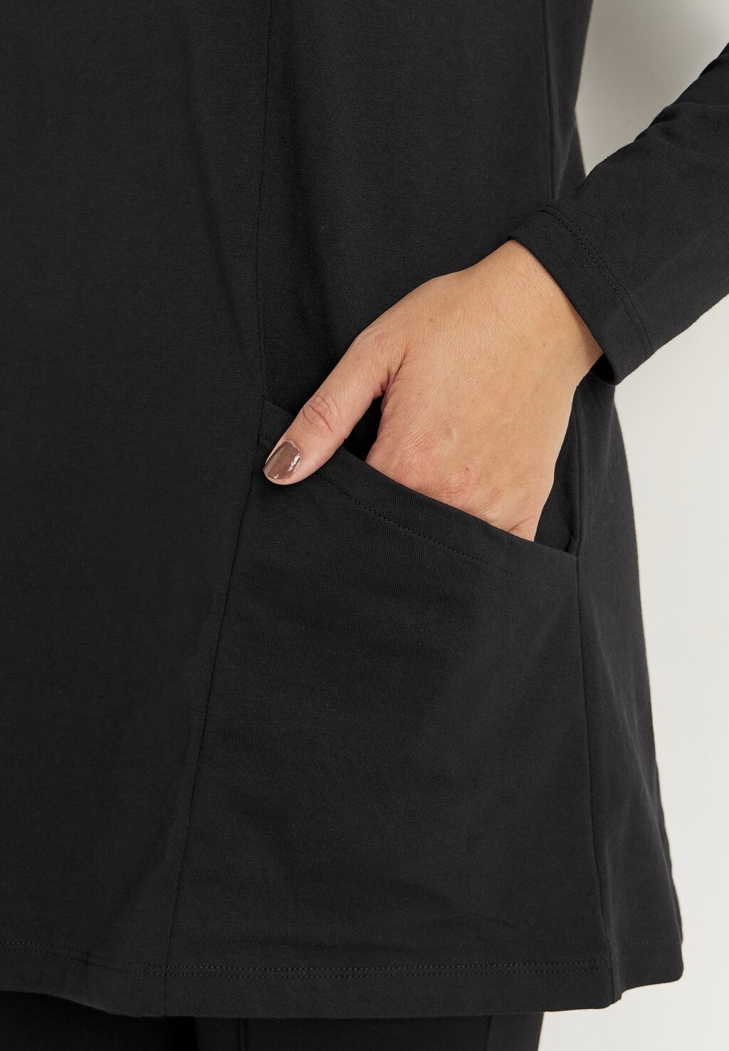 

Топ с длинными рукавами WITH POCKETS Cellbes of Sweden, черный