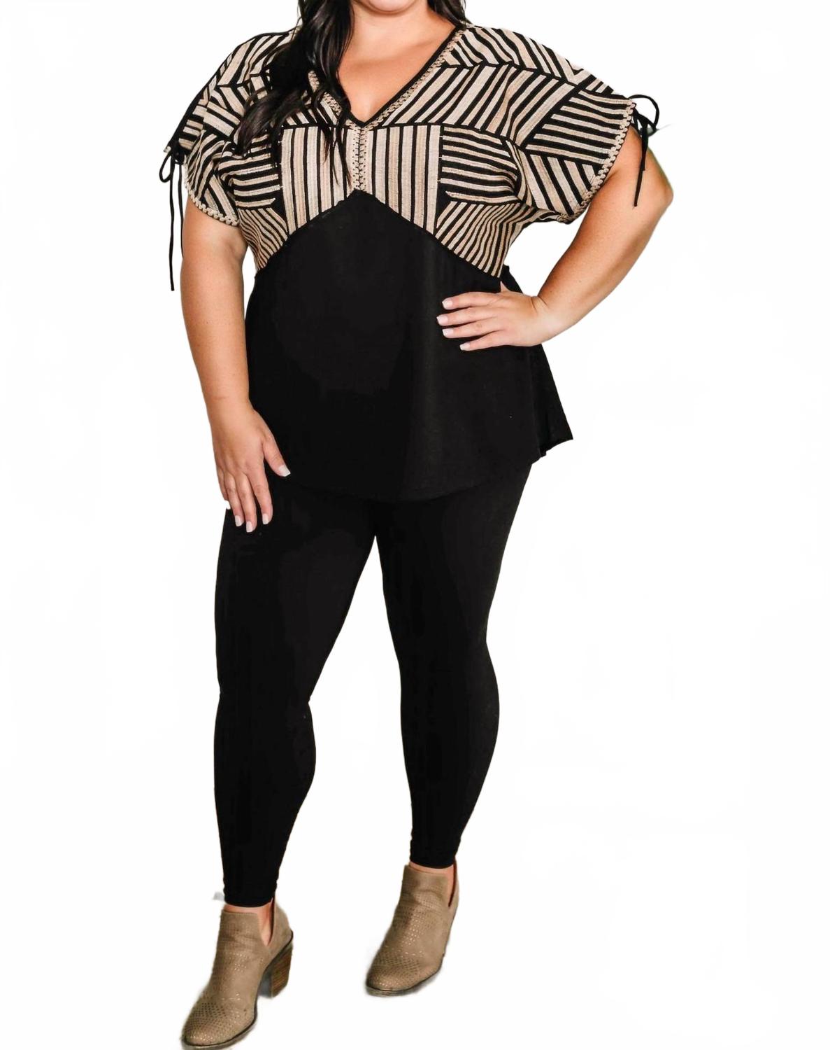 

Вышитый топ с рукавами-галстуками плюс размера в цвете тауп и черный Savannah Jane