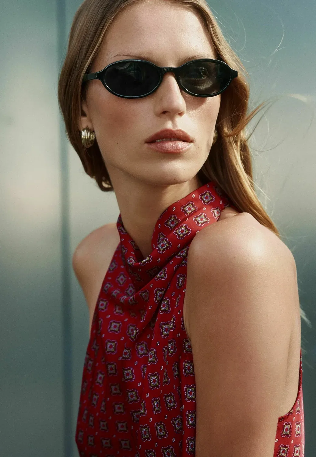 Атласный топ с завязками на шее - блузка Next, Red Geometric Foulard Print — фото 3