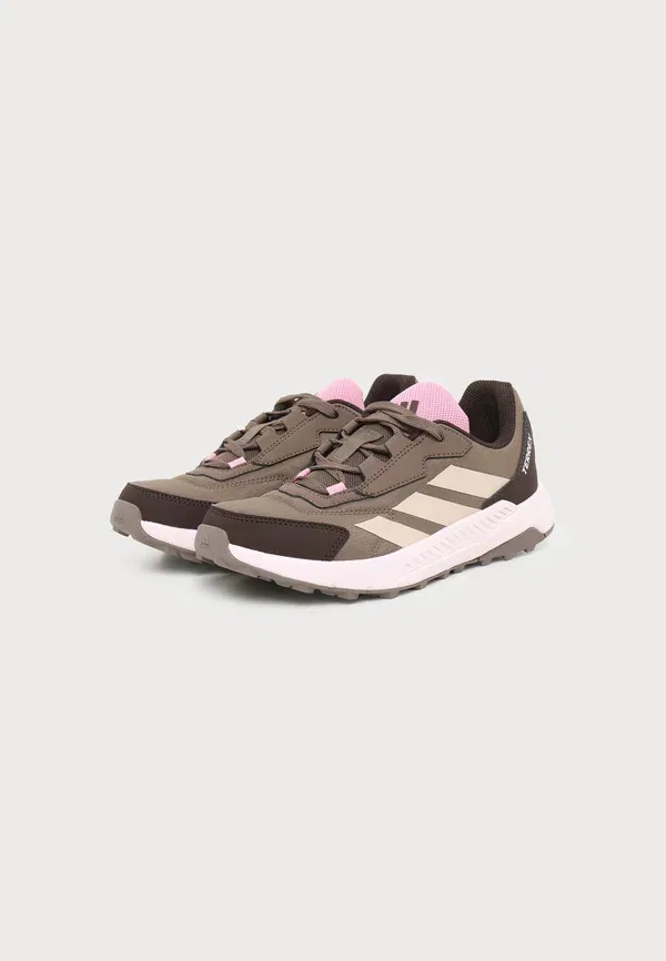 Ботинки Adidas Terrex, коричневый — фото 2